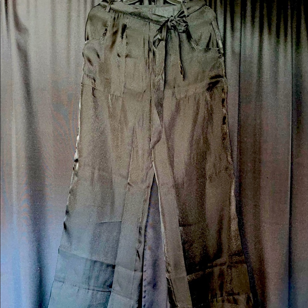 Sheer Black Wide Leg Pants
Tie Belt
Side Zipper